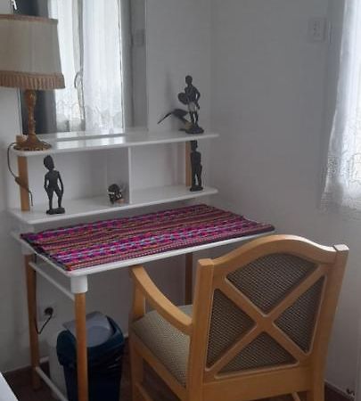 1 Chambre Pour 2 Personnes "Chez L'Habitant" Maison Possede Un Petit Chien Quincy-Voisins Buitenkant foto
