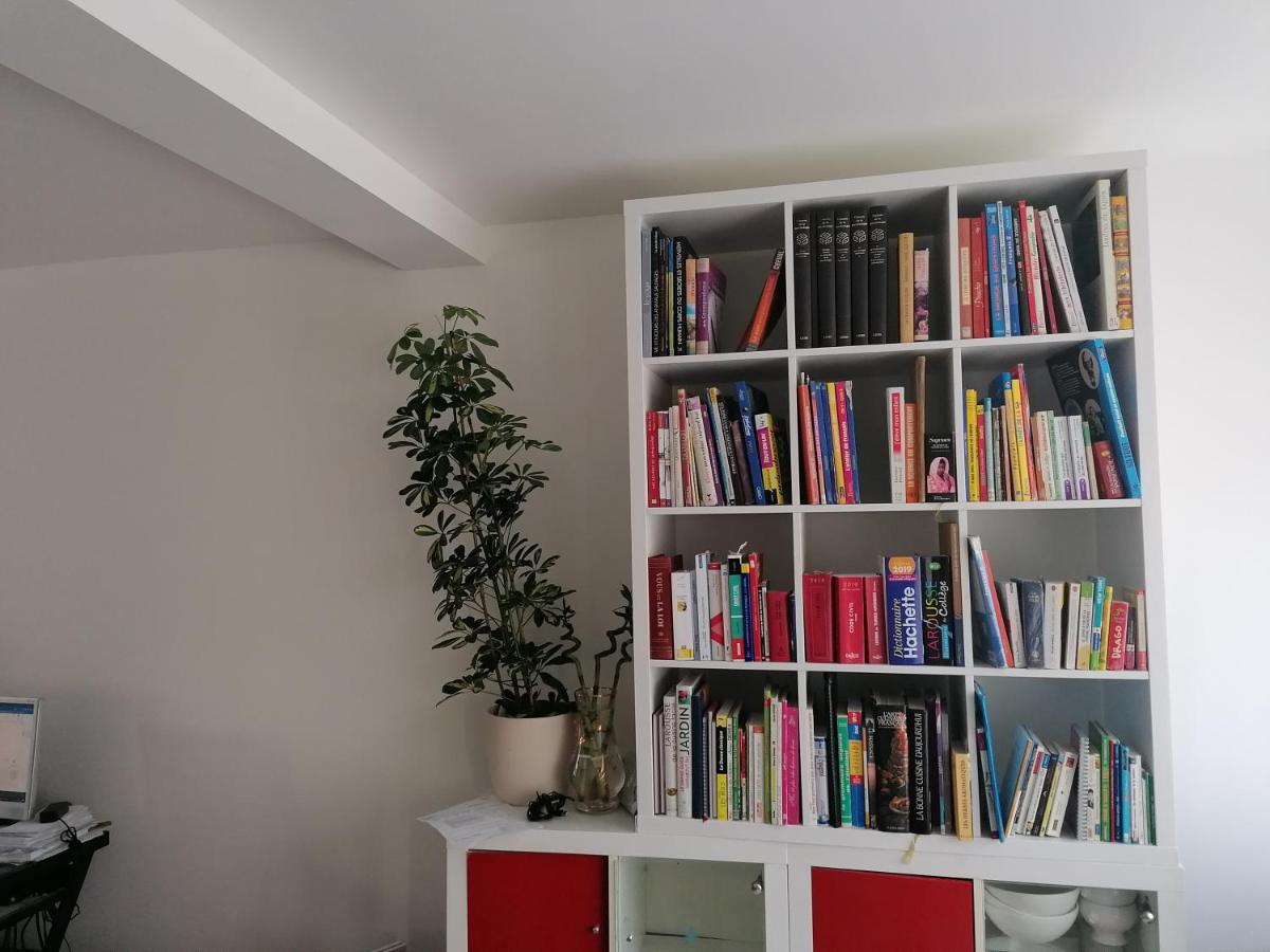 1 Chambre Pour 2 Personnes "Chez L'Habitant" Maison Possede Un Petit Chien Quincy-Voisins Buitenkant foto
