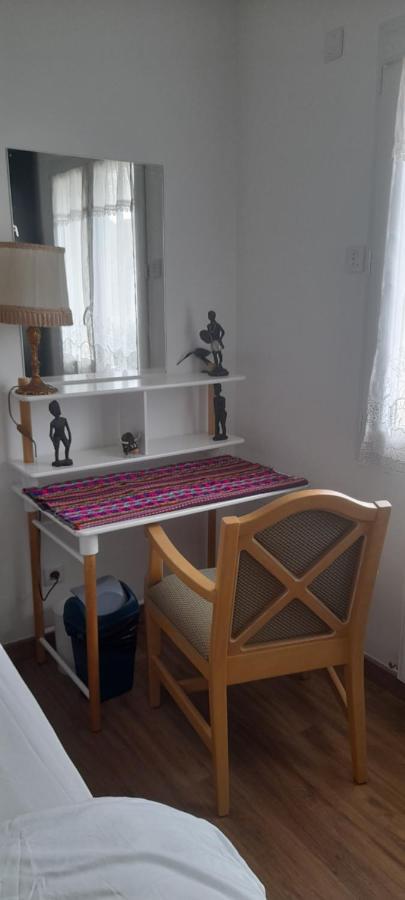 1 Chambre Pour 2 Personnes "Chez L'Habitant" Maison Possede Un Petit Chien Quincy-Voisins Buitenkant foto