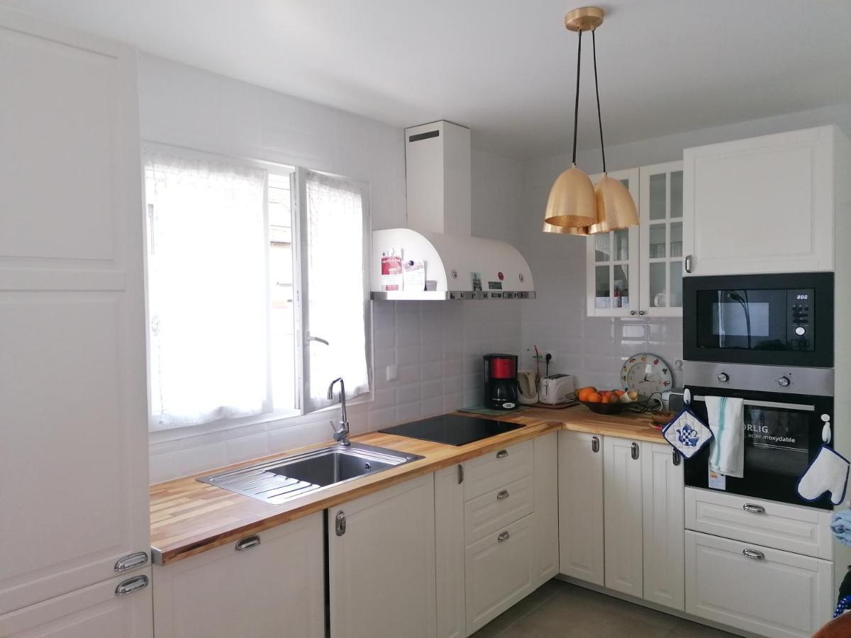 1 Chambre Pour 2 Personnes "Chez L'Habitant" Maison Possede Un Petit Chien Quincy-Voisins Buitenkant foto